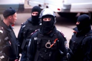 Луганская милиция с колорадскими ленточками