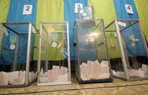 По итогам подсчета 50% голосов, "Народный фронт" набрал 21,61% голосов избирателей, Блок Петра Порошенко – 21,45%.