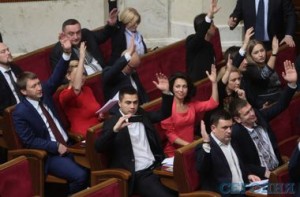 Депутаты работали сегодня недолго. Автор фото: Григорий Салай, "Сегодня"