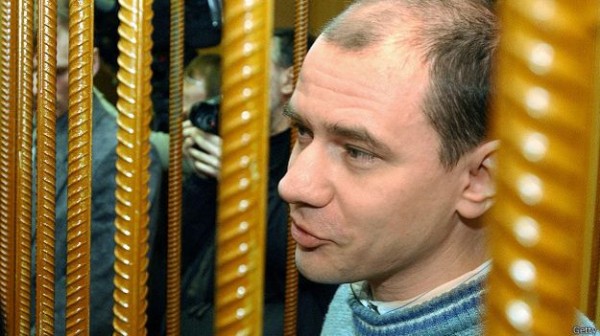 Игорь Сутягин на скамье подсудимых в 2004 году