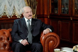 Лукашенко: Украина не воевала за Крым, а надо было. А воевать за Донбасс - нельзя Bloomberg 