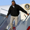 Казус президента: Обама чуть не свалился с трапа самолета (ВИДЕО)